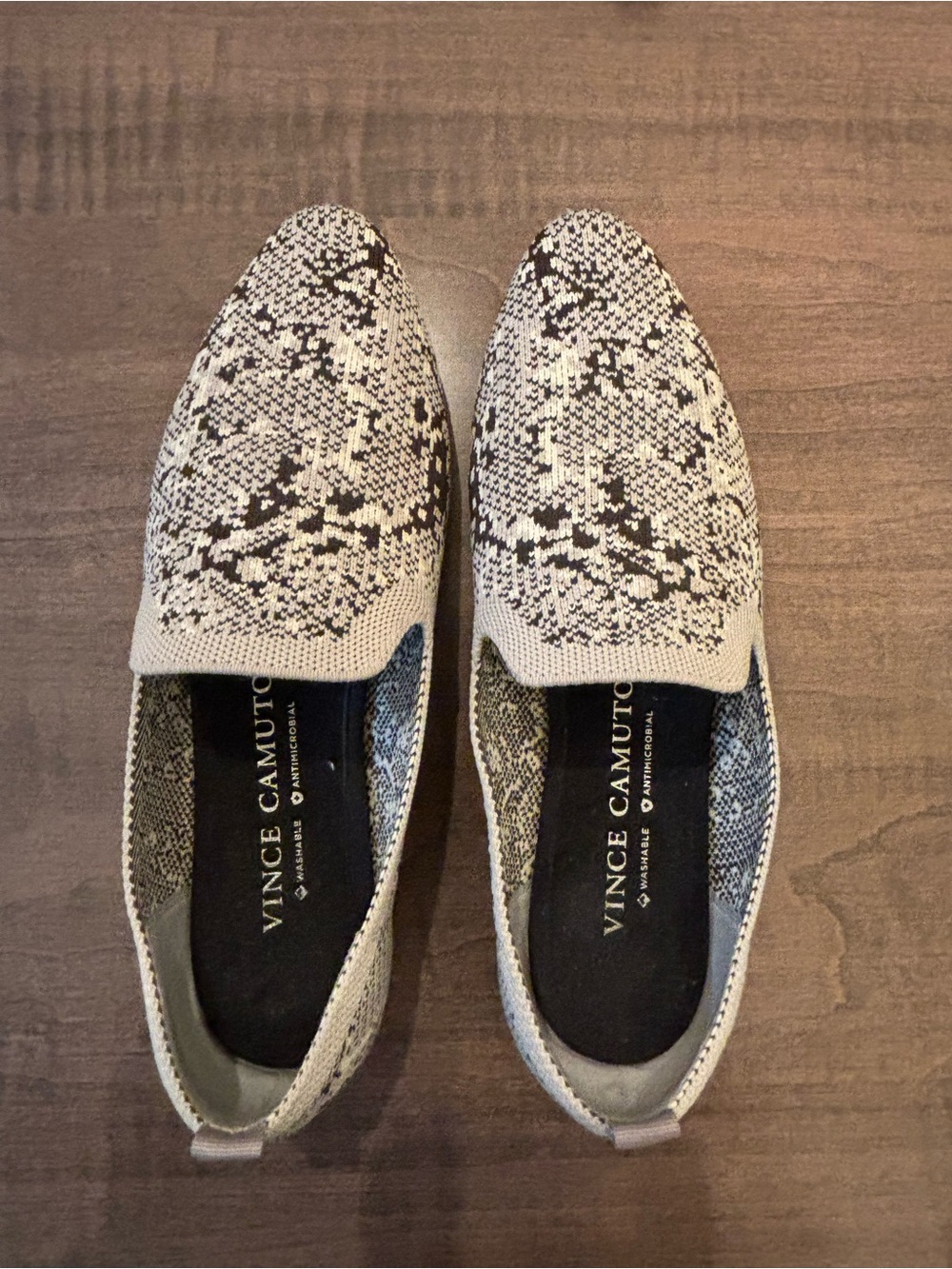 TITLE: Vince Camuto Fabeau Snake Print Washable Knit Loafers Size 8.5